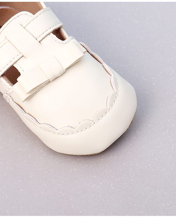 Cute Walk by Babyhug Velcro Closure Booties with Bow Applique -  Pink