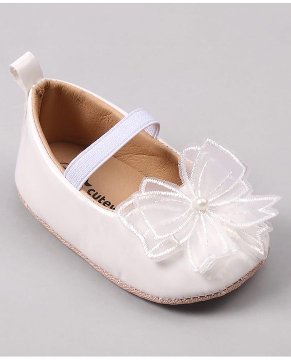 Cute Walk by Babyhug Slip On Booties with Bow Applique - Golden