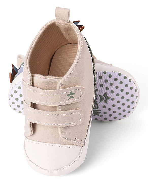 Cute Walk by Babyhug Velcro Closure Booties with Crocodile Applique - White