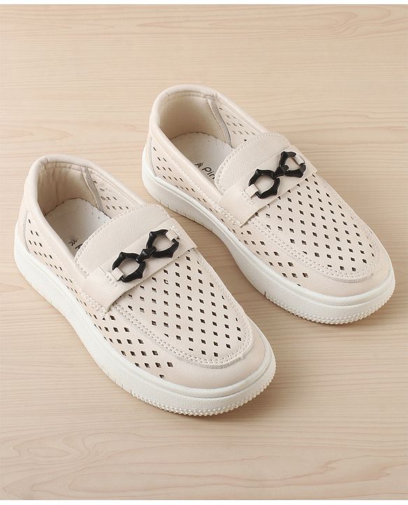 Pine Kids Solid Coloured Formal & Party Wear Shoes - Beige