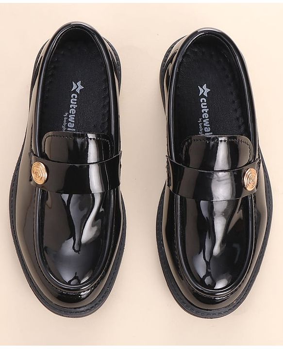 Cute Walk by Babyhug Loafers with Applique - Black