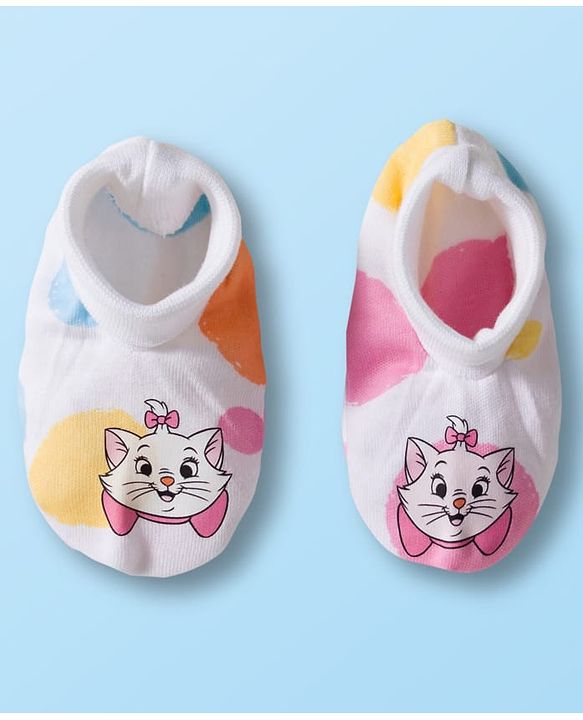 Babyhug Disney Interlock Knit Cap Mittens and Booties Set with Aristocats Marie Graphics White - 9 cm Diameter