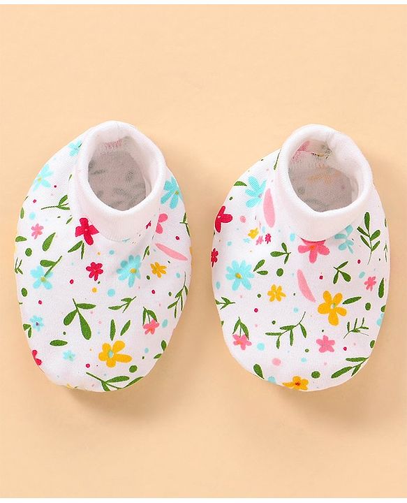 Babyhug 100% Cotton Baby Gift Set With Floral Print Pack of 7 - White & Pink