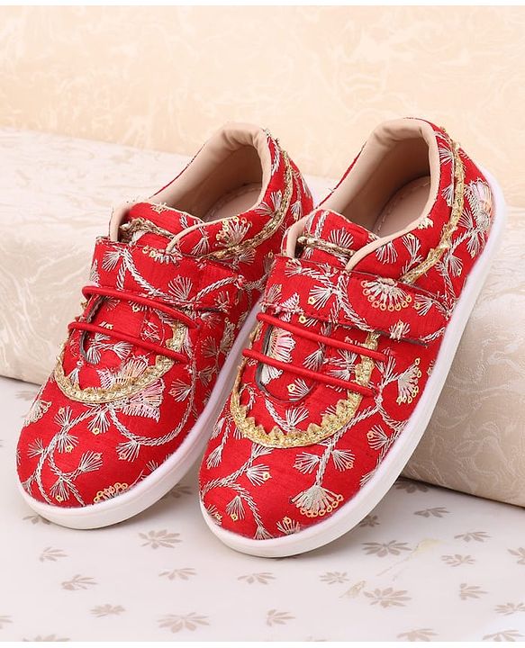 Pine kids Mojaris With Velcro  Closure - Red
