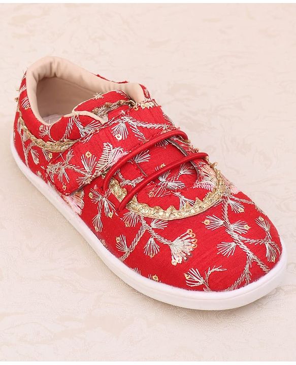 Pine kids Mojaris With Velcro  Closure - Red