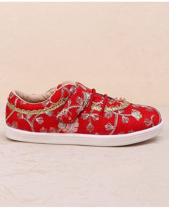 Pine kids Mojaris With Velcro  Closure - Red