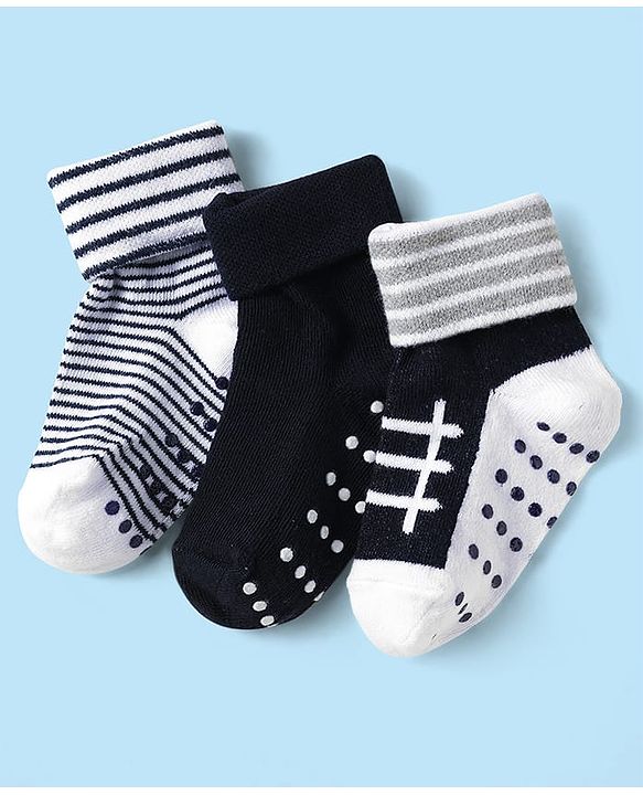 Cute Walk by Babyhug Knit Antibacterial Ankle Length Anti Skid Socks With Stripes Pack Of 3 - Black & White