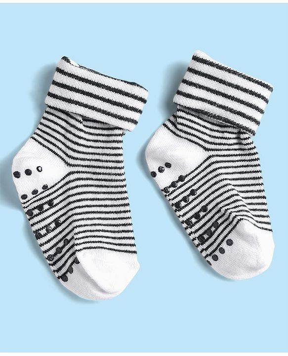 Cute Walk by Babyhug Knit Antibacterial Ankle Length Anti Skid Socks With Stripes Pack Of 3 - Black & White