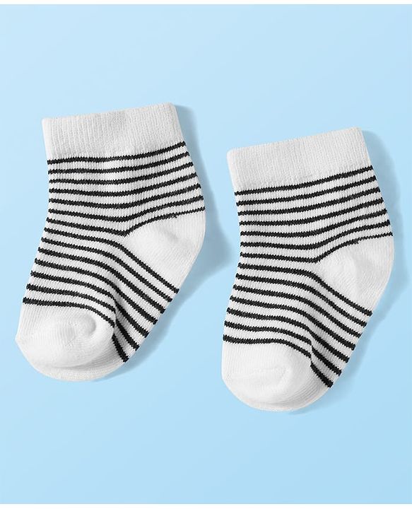 Cute Walk by Babyhug Knit Ankle Length Anti Bacterial Socks with Stripes & Football Design Pack of 5 - Navy Blue & White