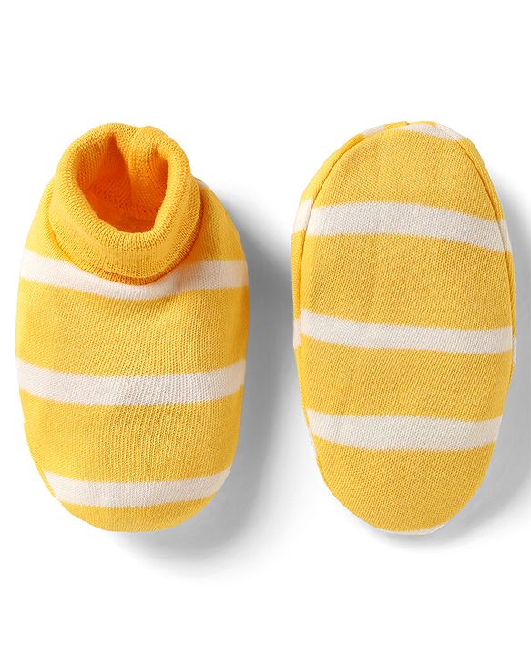 Babyhug 100% Cotton Full Sleeves Animal Printed Onesies With Striped Leggings Cap Mittens & Booties Set -