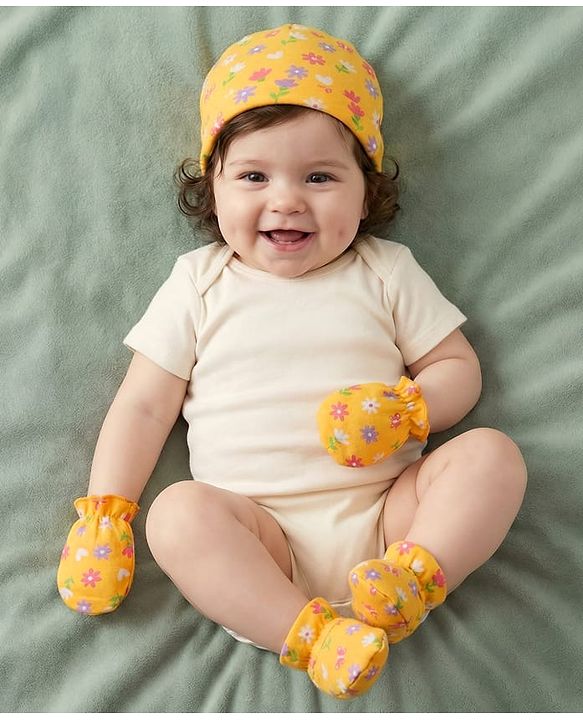 Babyhug 100% Cotton Knit Cap Mittens & Booties With Floral Print Yellow - Circumference 28 cm