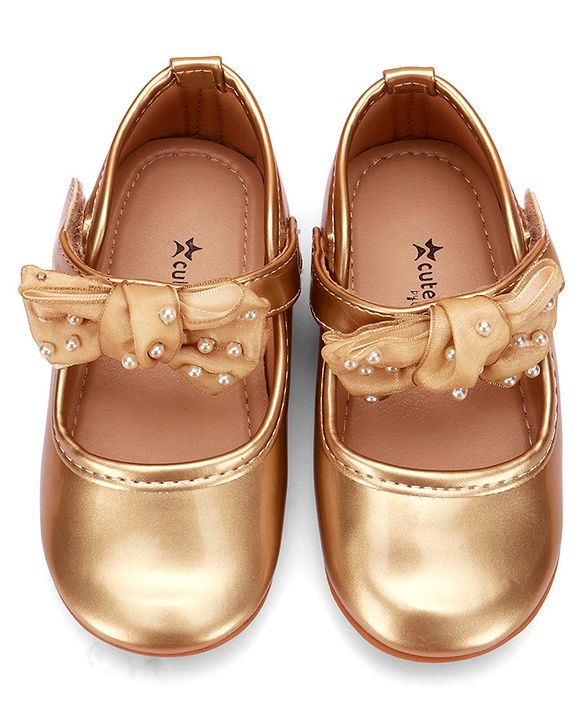 Cute Walk by Babyhug Velcro Closure Ballerina With Bow Applique - Pink