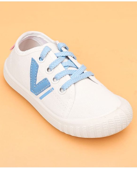 Cute Walk by Babyhug Lace Closure Solid Casual Shoes - White