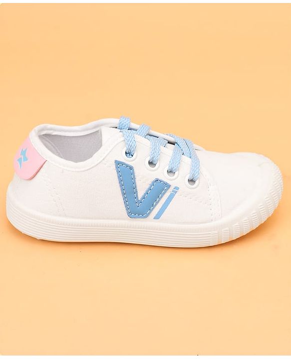 Cute Walk by Babyhug Lace Closure Solid Casual Shoes - White