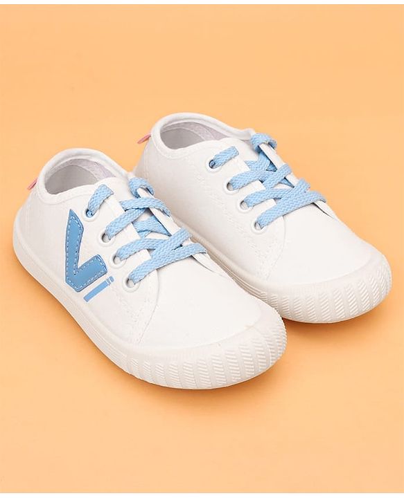 Cute Walk by Babyhug Lace Closure Solid Casual Shoes - White