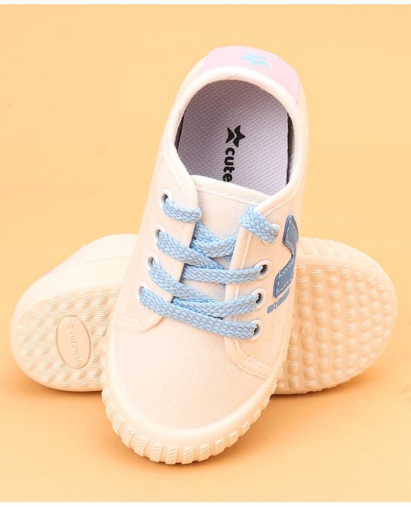 Cute Walk by Babyhug Lace Closure Solid Casual Shoes - White