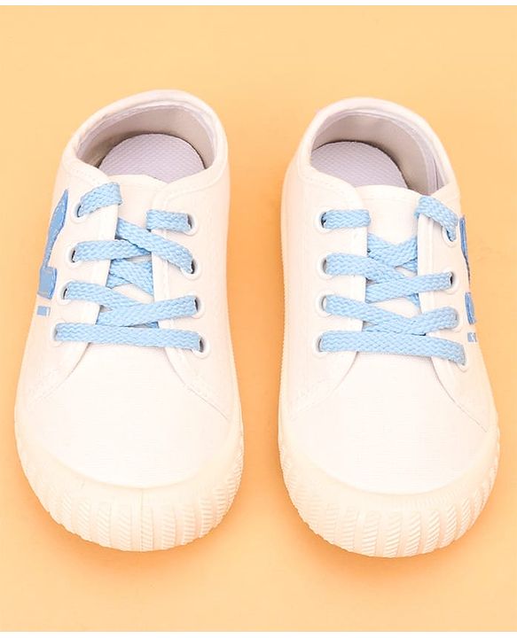 Cute Walk by Babyhug Lace Closure Solid Casual Shoes - White