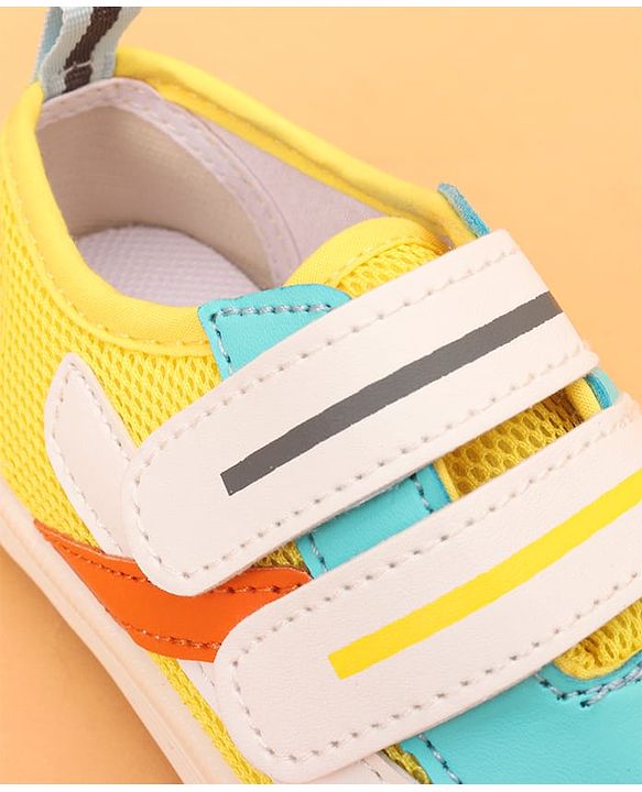Cute Walk by Babyhug Velcro Closure Colour Block Casual Shoes - Navy Blue