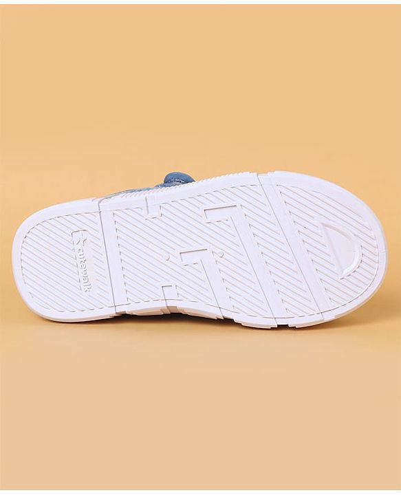 Cute Walk By Babyhug Casual Shoes with Velcro Closure Canvas & Tape Detailing - Blue