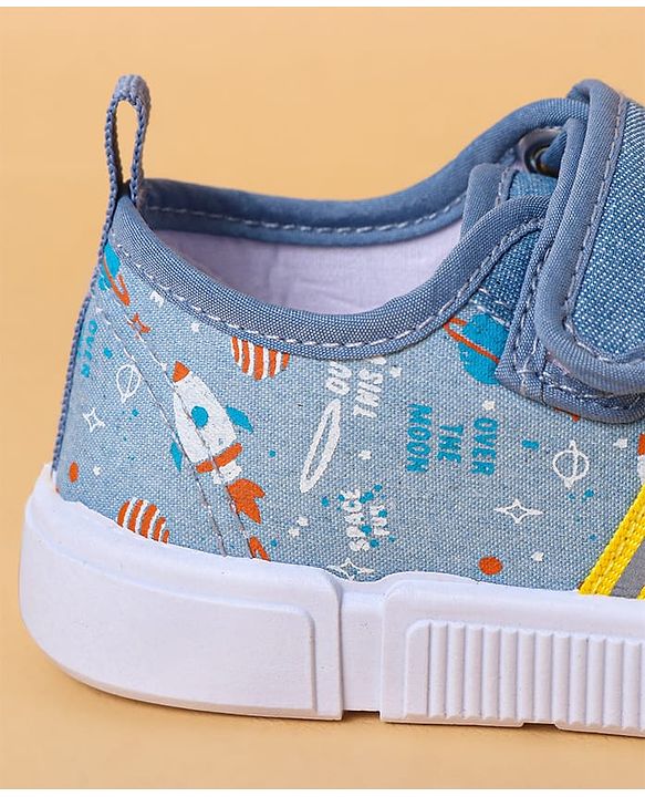 Cute Walk By Babyhug Casual Shoes with Velcro Closure Canvas & Tape Detailing - Blue