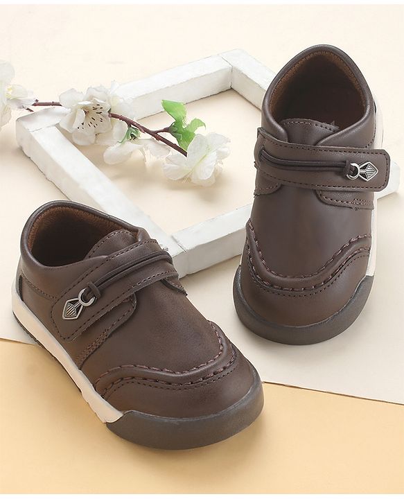 Cute Walk by Babyhug Velcro Closure Solid Coloured Shoes - Brown