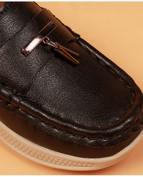 Cute Walk by Babyhug Slip On Solid Coloured Loafers With Applique - Navy Blue