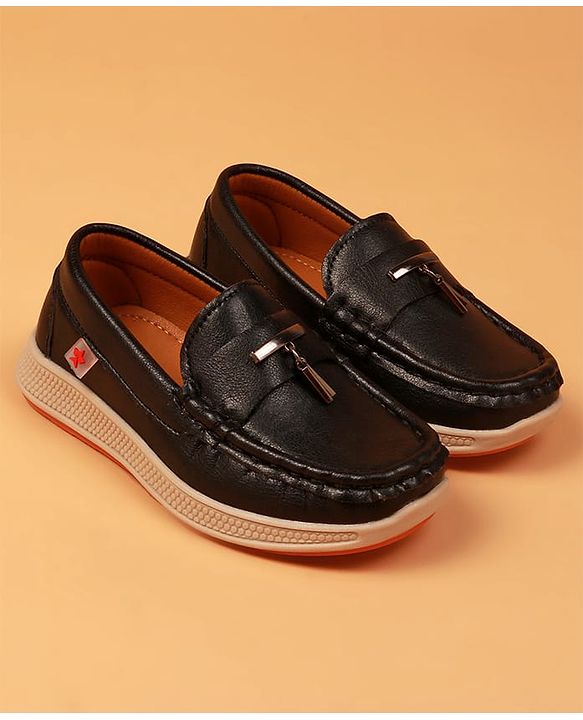 Cute Walk by Babyhug Slip On Solid Coloured Loafers With Applique - Navy Blue