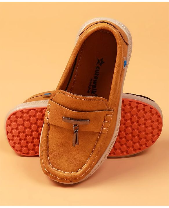 Cute Walk by Babyhug Slip On Solid Coloured Loafers With Applique - Navy Blue