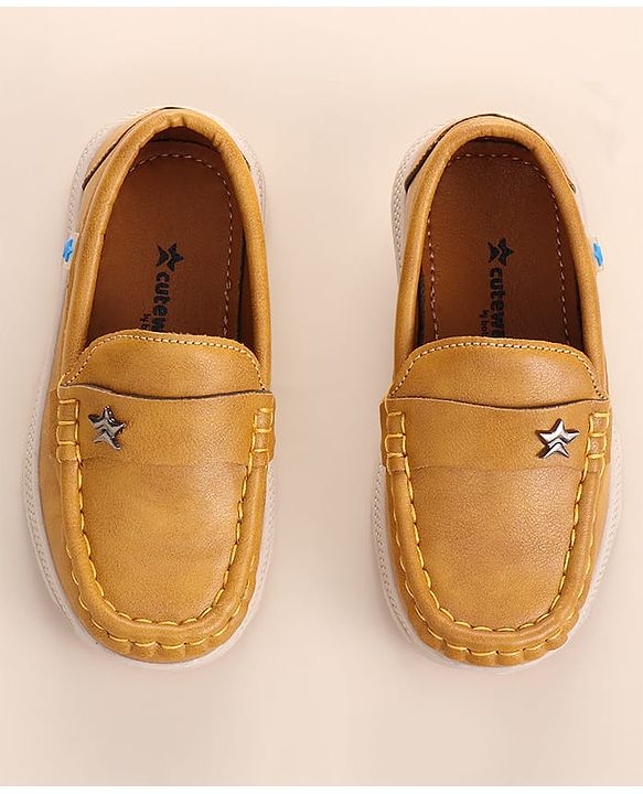 Cute Walk by Babyhug Slip On Solid Coloured Loafers - Black