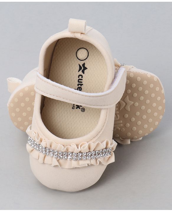 Cute Walk by Babyhug Velcro Closure Booties With Frills & Embellishments - Pink