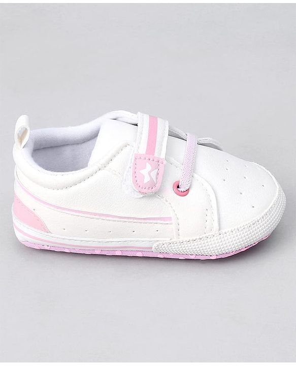 Cute Walk by Babyhug Solid Booties with Velcro Closure - White & Pink