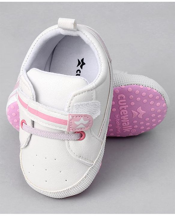 Cute Walk by Babyhug Solid Booties with Velcro Closure - White & Pink