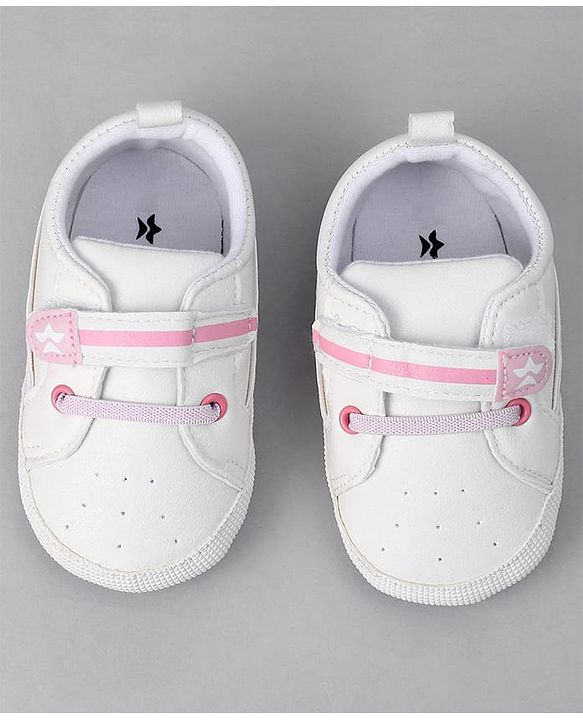 Cute Walk by Babyhug Solid Booties with Velcro Closure - White & Pink