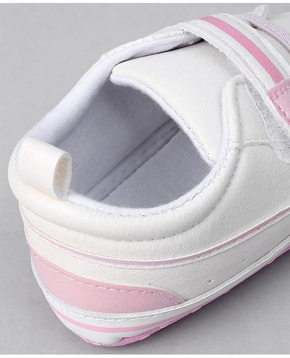 Cute Walk by Babyhug Solid Booties with Velcro Closure - White & Pink