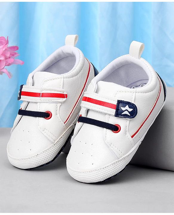 Cute Walk by Babyhug Solid Booties with Velcro Closure - White & Pink