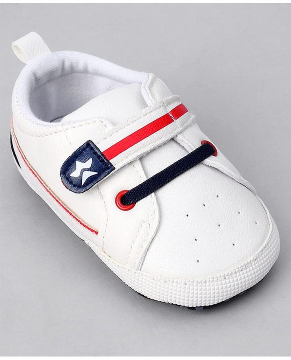 Cute Walk by Babyhug Solid Booties with Velcro Closure - White & Pink