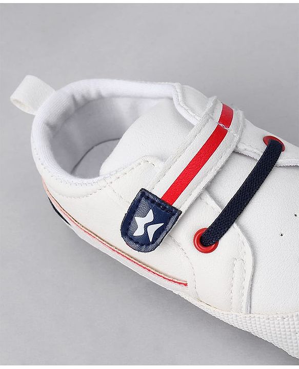 Cute Walk by Babyhug Solid Booties with Velcro Closure - White & Pink