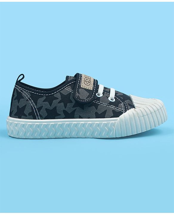 Pine Kids Velcro Closure Casual Shoes With Star Print - Black
