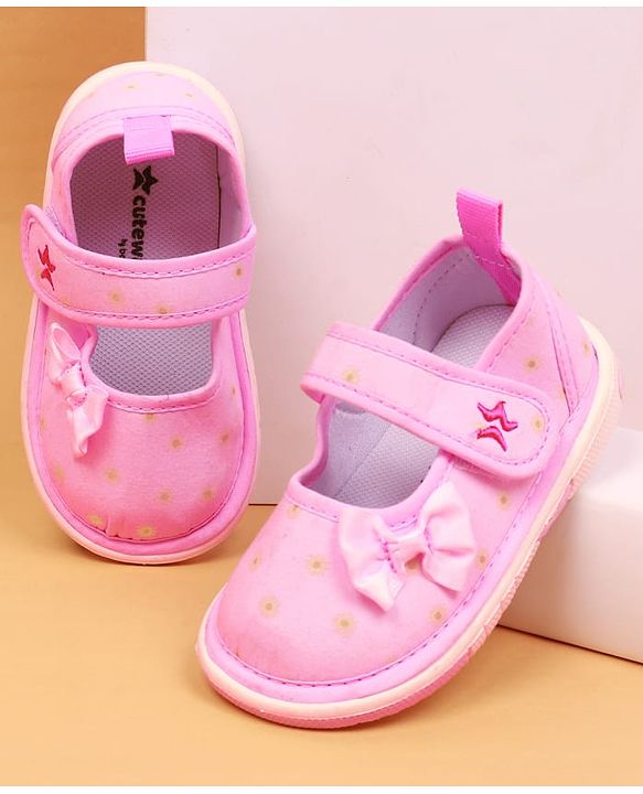 Cute Walk by Babyhug Velcro Closure Casual Shoes Car Applique - Blue main image 0