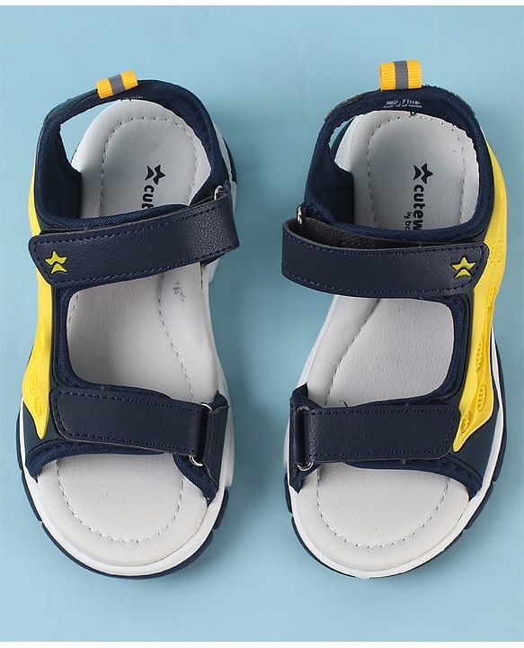 Cute Walk by Babyhug Velcro Closure Sandals - Black
