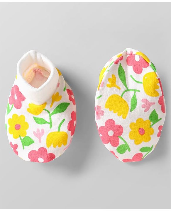 Babyhug 100% Cotton Knit Cap Mittens & Booties Set with Floral Print White - Circumference 29 cm