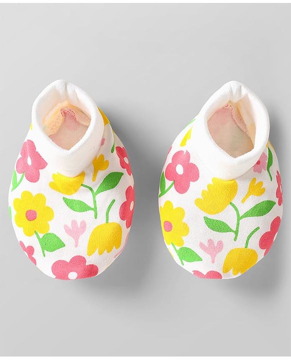 Babyhug 100% Cotton Knit Cap Mittens & Booties Set with Floral Print White - Circumference 29 cm