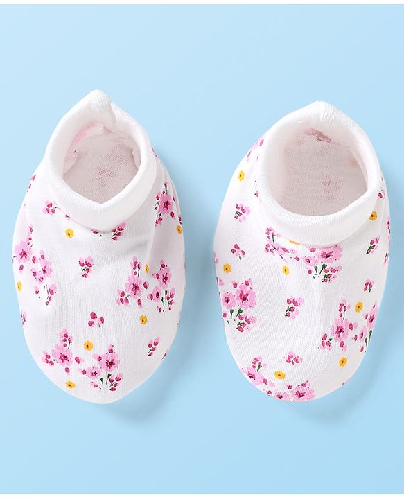 Babyhug 100% Cotton Cap Mittens & Booties Set With Floral Print White & Pink - Diameter 9 cm