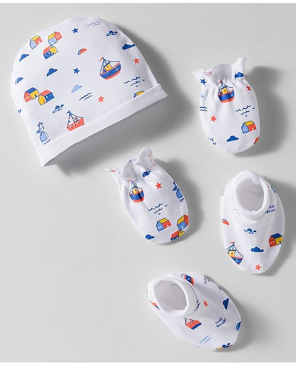 Babyhug 100% Cotton Knit Cap Mittens & Booties With Boat Print White - Diameter 9 cm