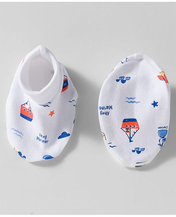 Babyhug 100% Cotton Knit Cap Mittens & Booties With Boat Print White - Diameter 9 cm