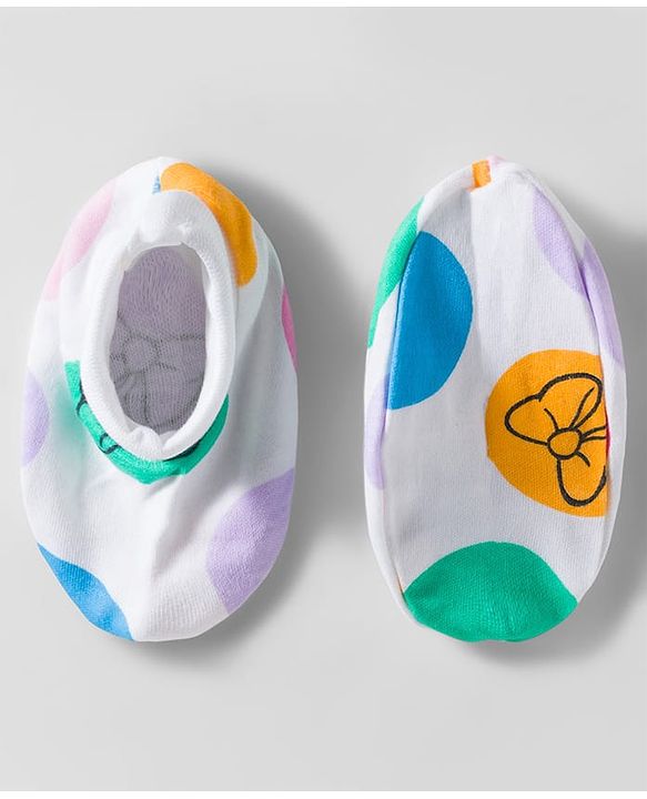 Babyhug Disney Interlock Knit Cap Mittens & Booties With Minnie Mouse Graphics White - Diameter 10 cm
