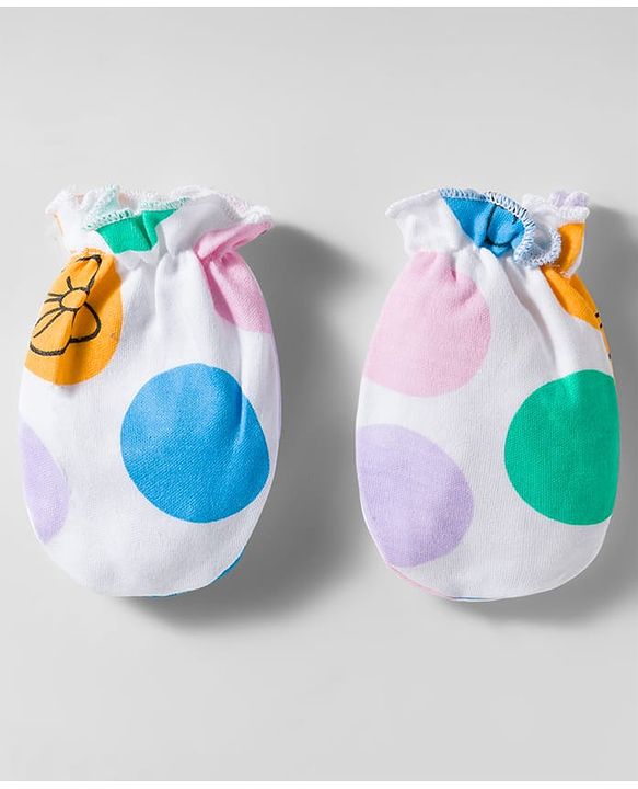 Babyhug Disney Interlock Knit Cap Mittens & Booties With Minnie Mouse Graphics White - Diameter 10 cm
