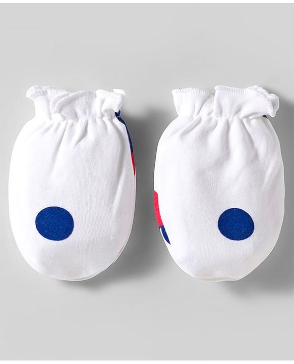 Babyhug Disney Interlock Knit Cap Mittens & Booties With Minnie Mouse Print White - Diameter 10 cm