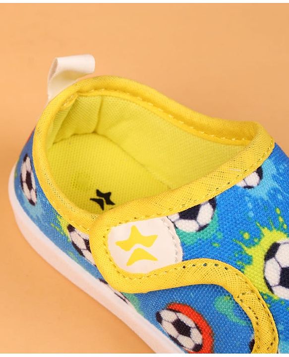 Cute Walk by Babyhug Velcro Closure Casual Shoes with Ball Print - Blue