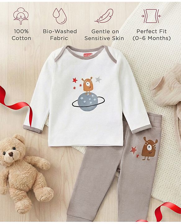 Babyhug Premium 100 % Cotton New Born Clothing Gift Set Sea Breeze Theme Blue - Pack of 8| Full Sleeve Set| Onesie| Cap Bibs Mitten & Booties| Essential Clothing for 0 to 6 months